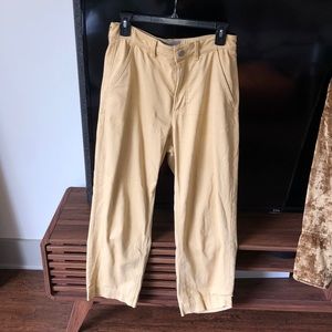 EVERLANE Straight Legged Crop in Size 4 in light yellow